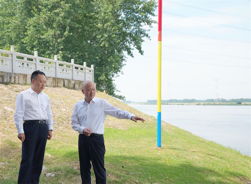 李国英调研汉江遥堤